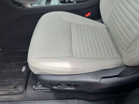 Used 2025 Land Rover Discovery Sport S AWD/4WD image 31