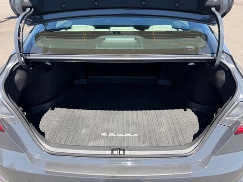 Used 2025 Toyota Camry SE FWD image 11