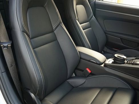 Used 2025 Porsche 911 Carrera image 11