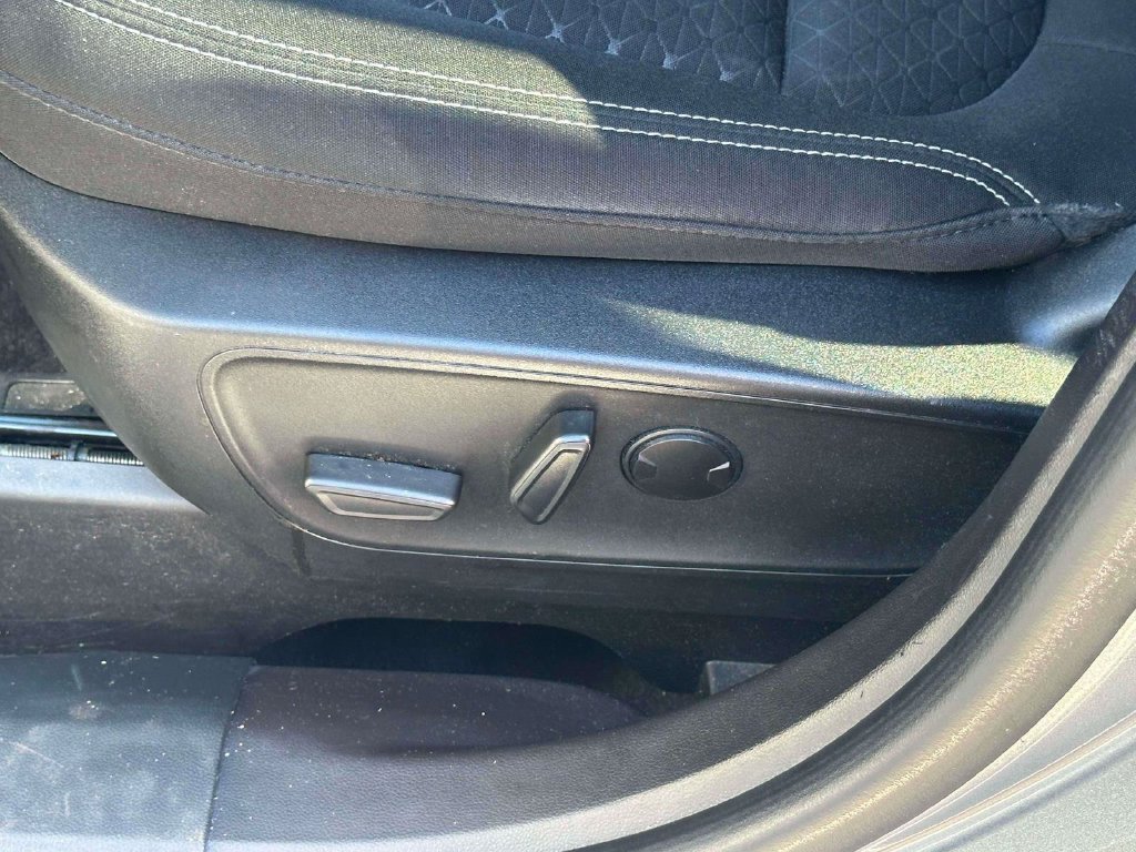 Certified 2023 Ford Escape Active AWD/4WD image 19