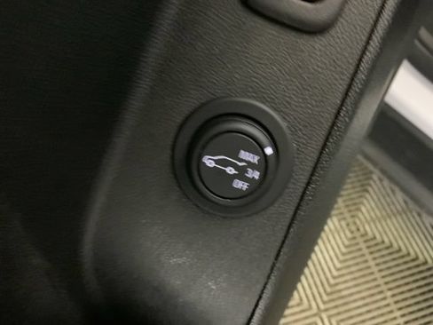 Used 2020 Chevrolet Equinox Premier FWD image 23