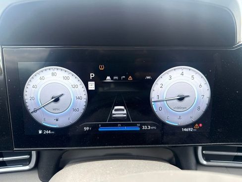 Used 2024 Hyundai Elantra SEL FWD image 13