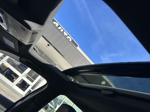 Used 2026 Volkswagen Golf image 11