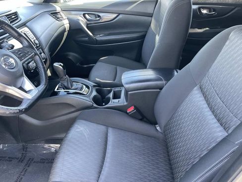 Used 2020 Nissan Rogue SV image 23