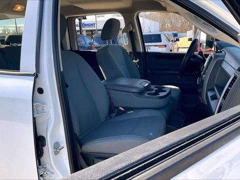 Used 2018 RAM 2500 Tradesman w/ Chrome Appearance Group image 8