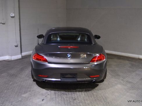 Used 2010 BMW Z4 sDrive35i image 16
