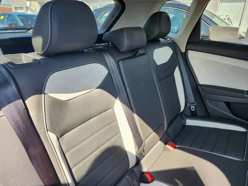 New 2025 Volkswagen Taos SEL image 19