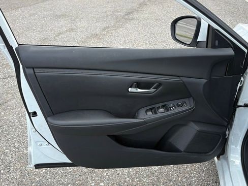 Used 2022 Nissan Sentra SV FWD image 10