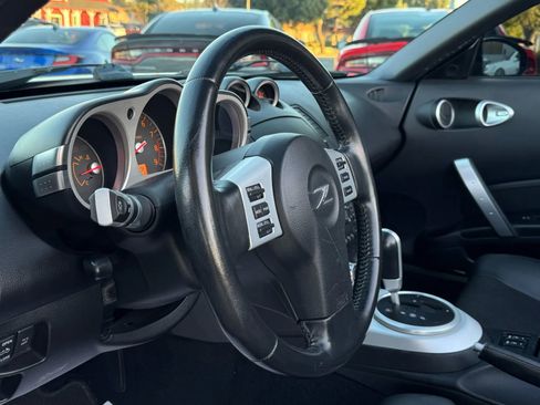 Used 2007 Nissan 350Z Touring RWD image 9