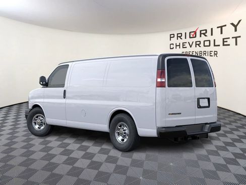 New 2025 Chevrolet Express 3500 w/ Driver Convenience Package image 3
