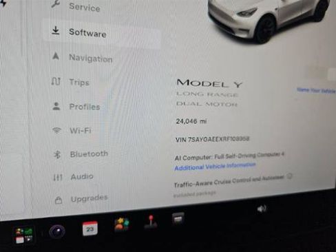 Used 2024 Tesla Model Y Long Range AWD/4WD image 4