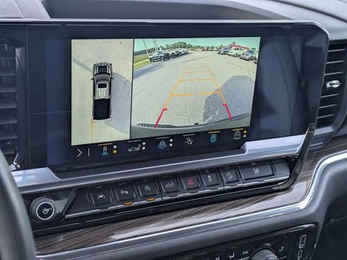 Used 2023 Chevrolet Silverado 1500 LT Trail Boss w/ Convenience Package II image 21