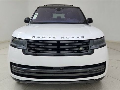 Used 2023 Land Rover Range Rover SE image 2
