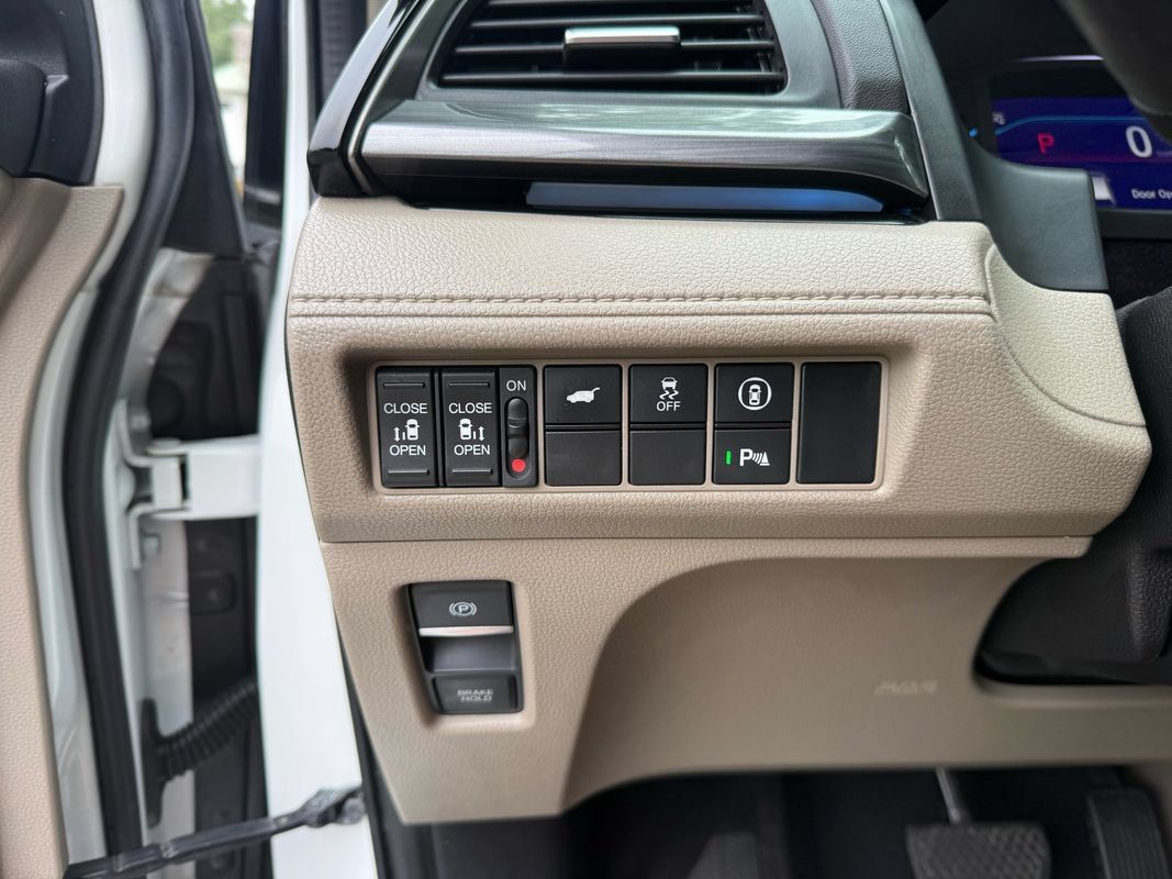 Used 2023 Honda Odyssey Elite image 19