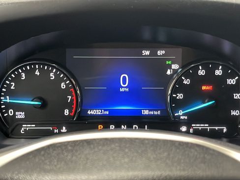 Used 2023 Ford Explorer XLT w/ Equipment Group 202A AWD/4WD image 17