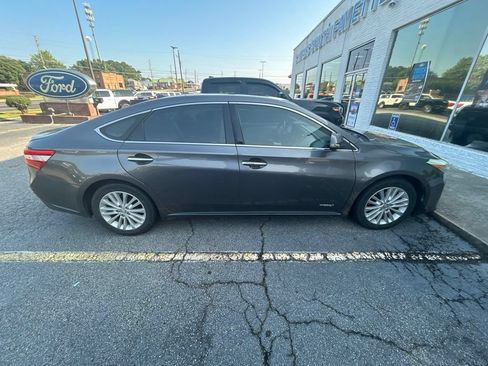 Used 2013 Toyota Avalon Limited FWD image 3