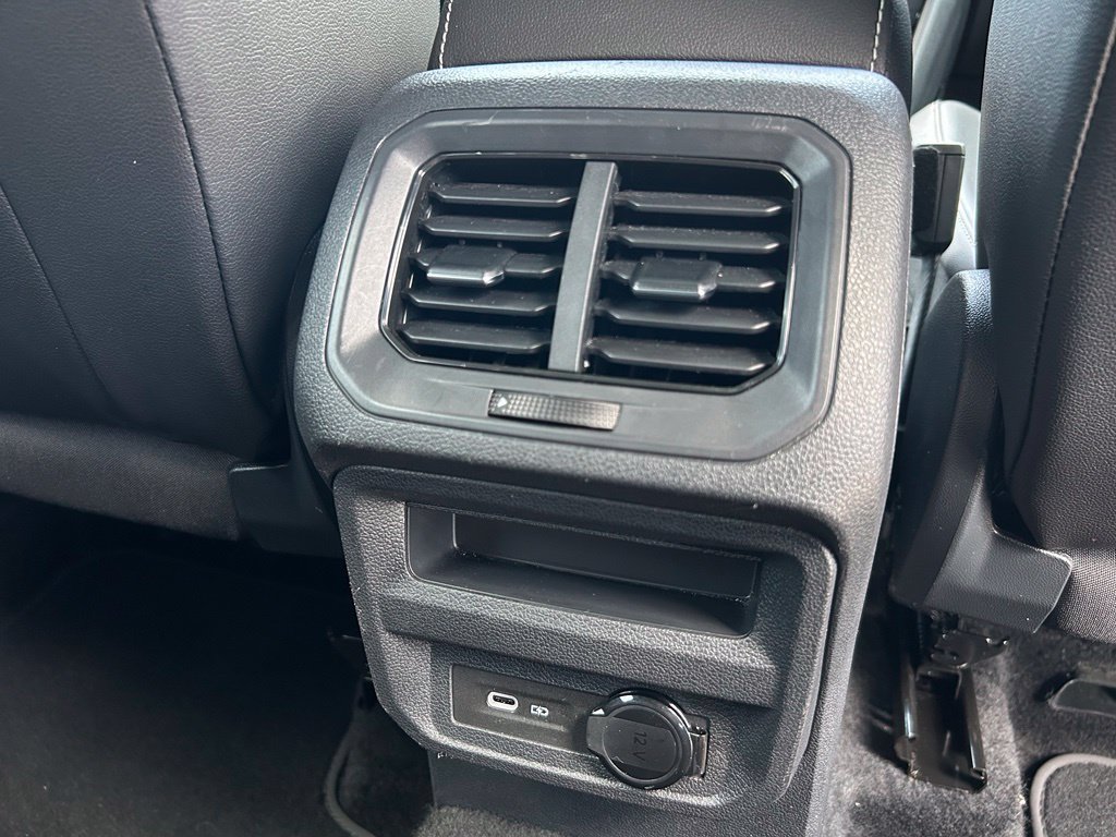 Certified 2023 Volkswagen Tiguan SE R-Line FWD image 43