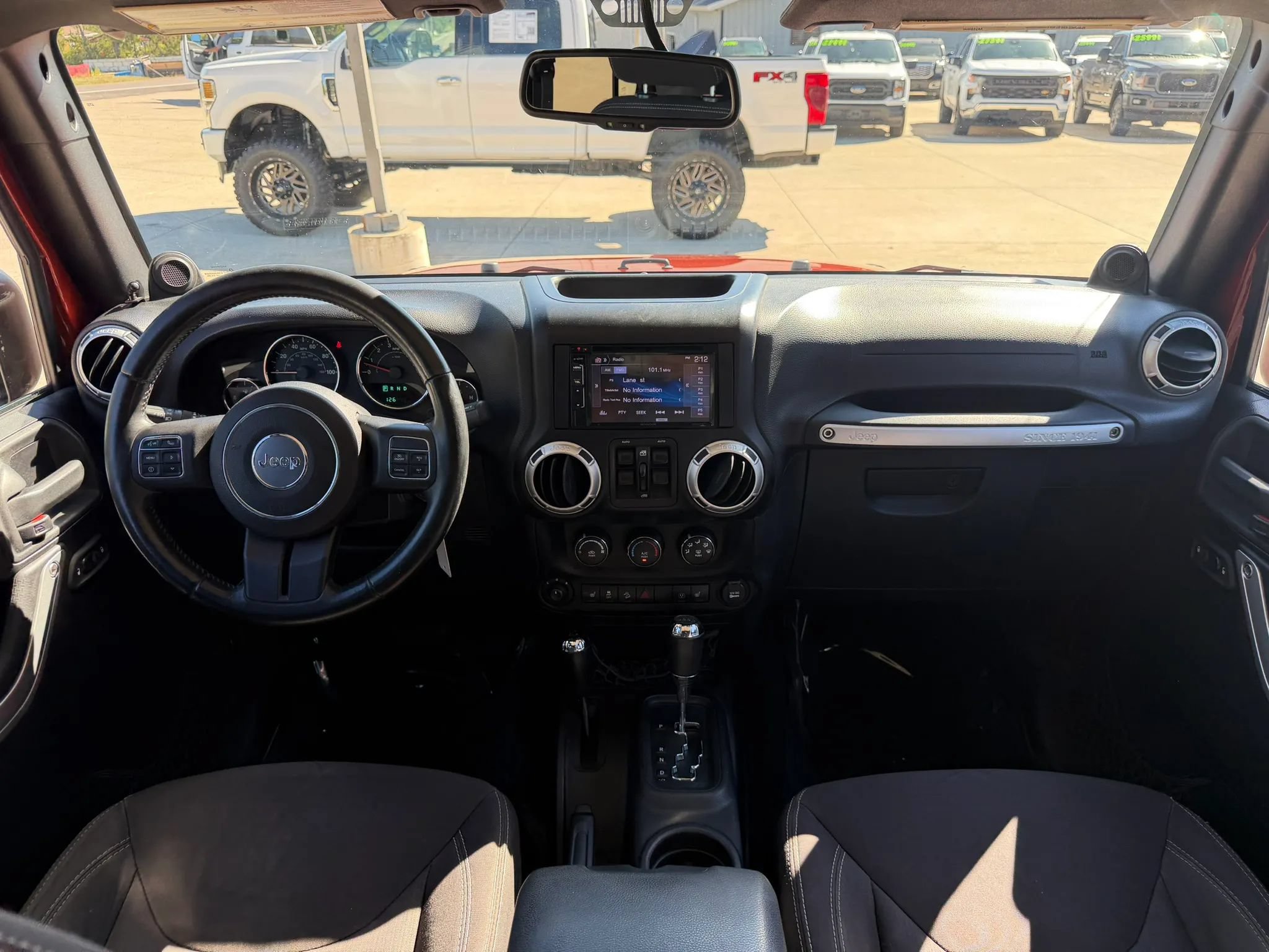 Used 2014 Jeep Wrangler Unlimited Sahara w/ Connectivity Group AWD/4WD image 17