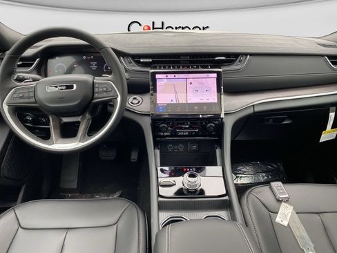 New 2025 Jeep Grand Cherokee L Limited w/ Black Appearance Package AWD/4WD image 25
