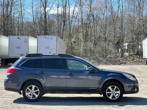 Used 2014 Subaru Outback 2.5i Premium AWD/4WD image 7
