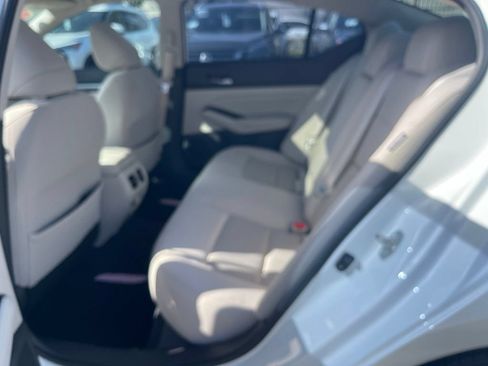 Certified 2020 Nissan Altima 2.5 SV FWD image 9