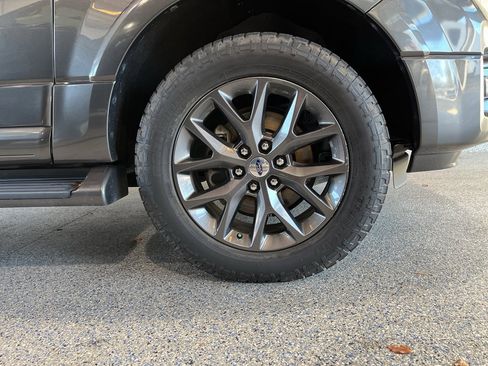 Used 2017 Ford Expedition Limited w/ Limited Appearance Package image 37