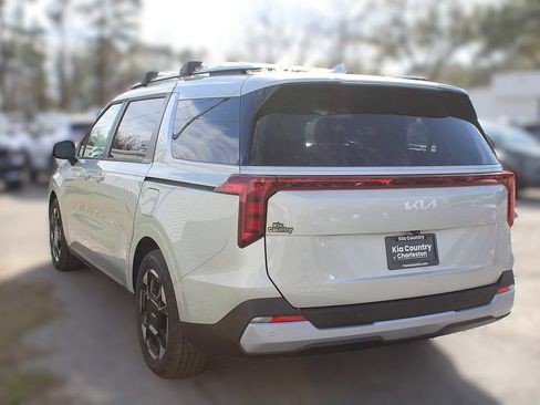 New 2026 Kia Carnival EX FWD image 16