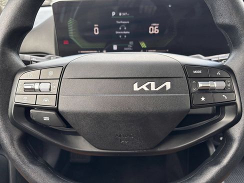 Used 2025 Kia K4 FWD image 28