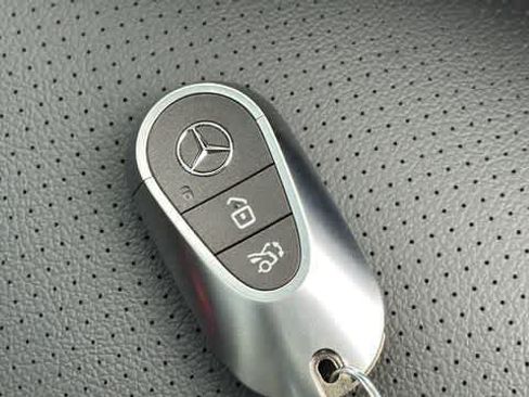 Certified 2026 Mercedes-Benz GLC 300 4MATIC image 37