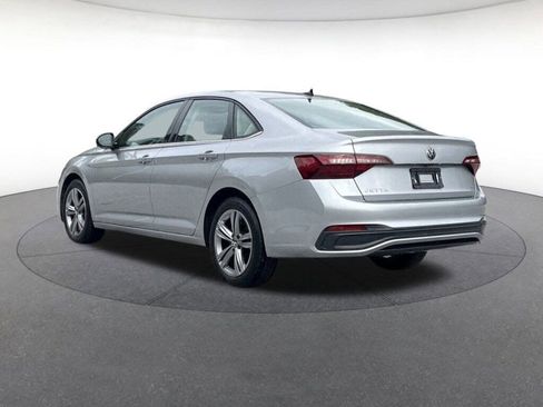 Used 2024 Volkswagen Jetta SE image 20