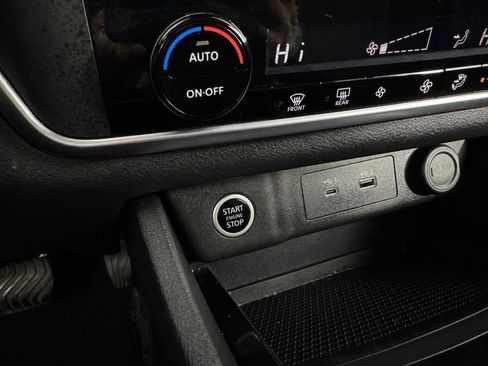 Used 2023 Nissan Rogue SV image 19