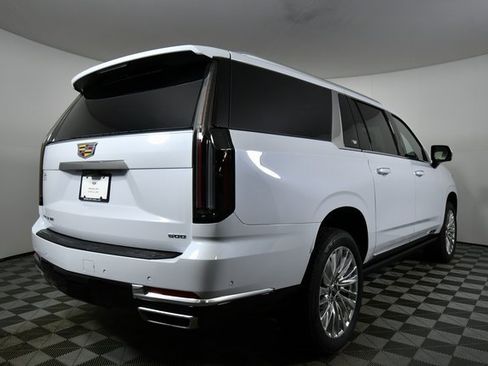 Used 2026 Cadillac Escalade ESV Luxury w/ LPO, Floor Liner Package image 19