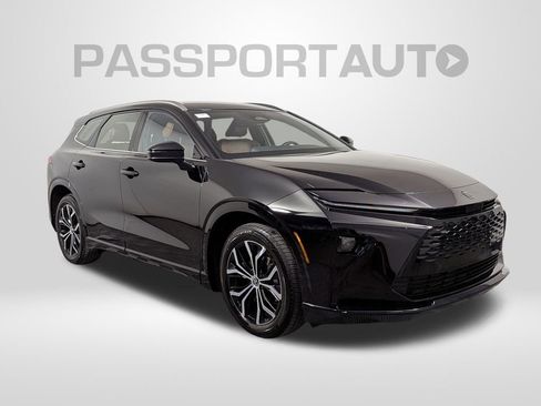 Used 2025 Toyota Crown Signia image 10