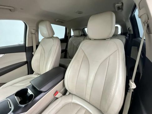 Used 2020 Lincoln Nautilus FWD w/ Equipment Group 101A image 10