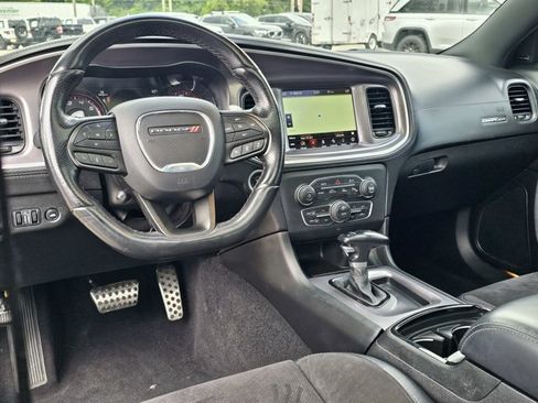 Used 2022 Dodge Charger R/T w/ Plus Group RWD image 33