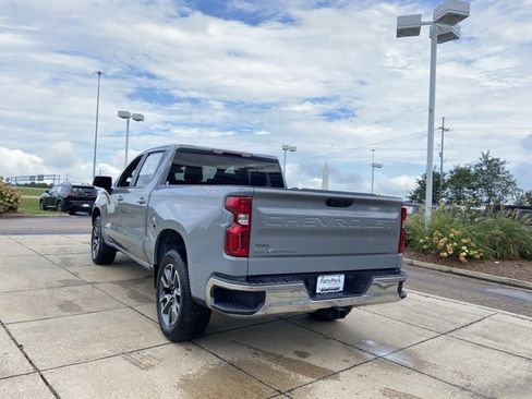 Used 2024 Chevrolet Silverado 1500 LT AWD/4WD image 9