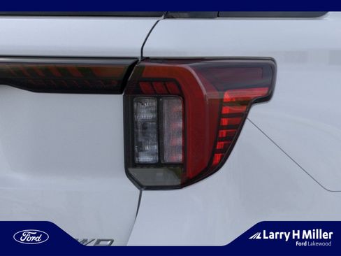 New 2026 Ford Explorer Active AWD/4WD image 21