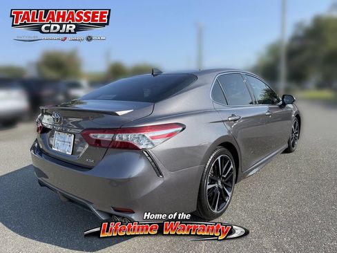 Used 2020 Toyota Camry XSE FWD image 3