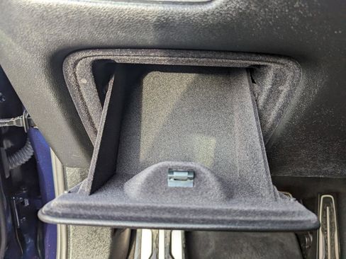 Used 2023 BMW X6 M50i w/ Executive Package image 28