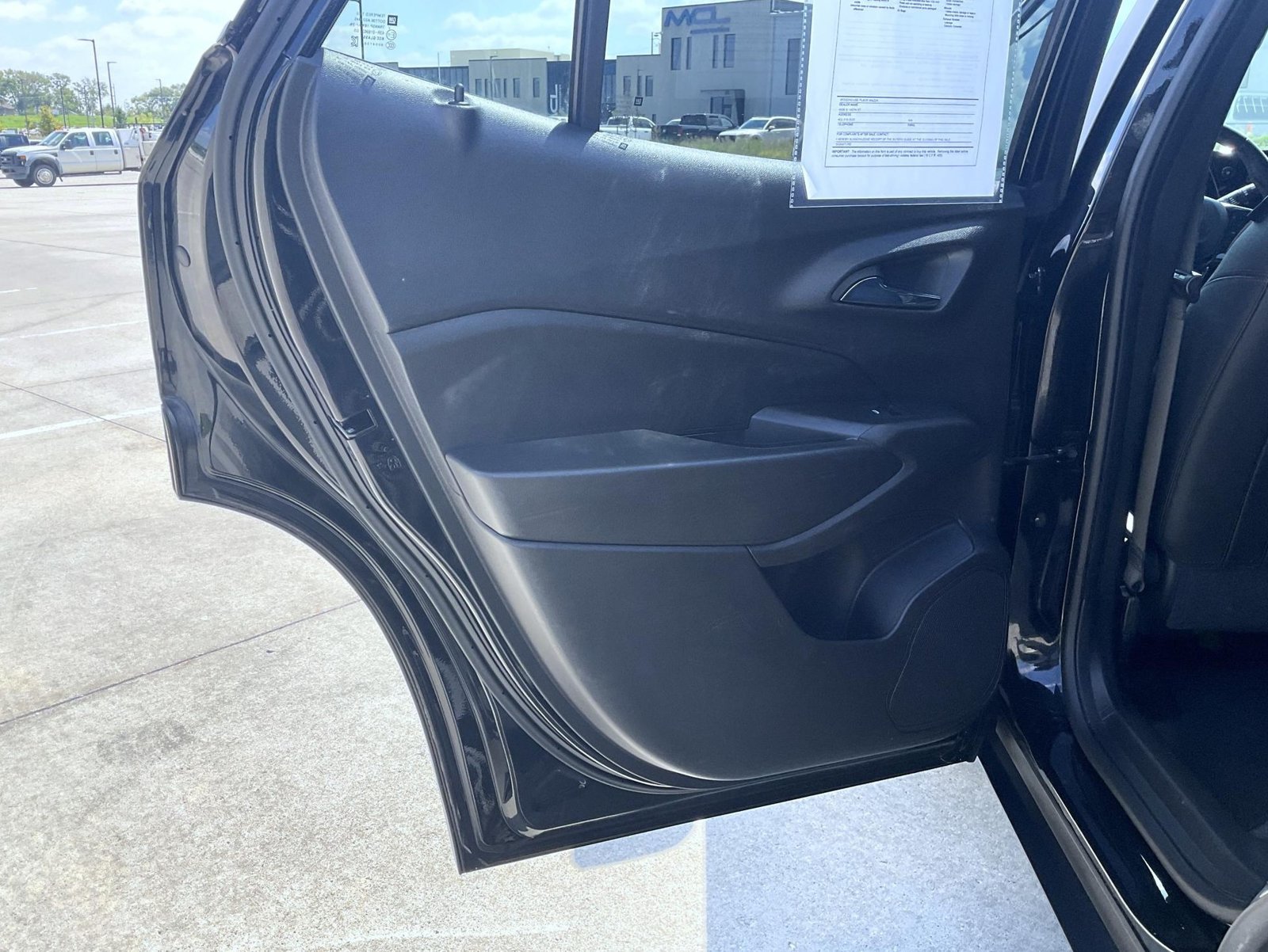 Used 2024 Chevrolet Trax RS w/ Sunroof Package FWD image 18