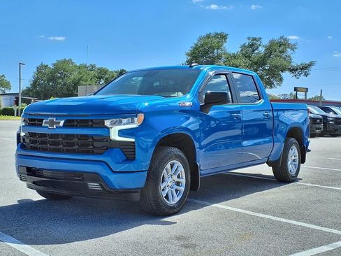 Used 2023 Chevrolet Silverado 1500 RST w/ Convenience Package II AWD/4WD image 3