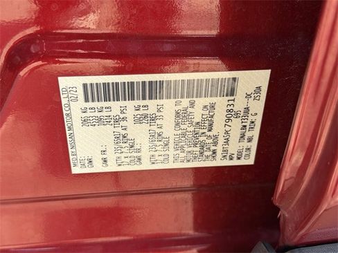 Used 2023 Nissan Rogue S image 32