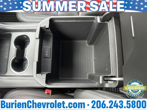 Used 2022 Chevrolet Suburban Z71 w/ Luxury Package AWD/4WD image 20