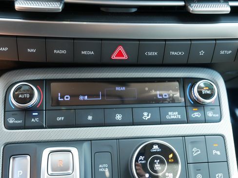 Certified 2025 Hyundai Palisade SEL AWD/4WD image 32