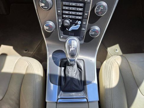 Used 2013 Volvo S60 T5 image 30