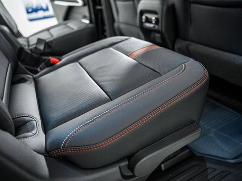 New 2026 Chevrolet Traverse RS w/ LPO, Floor Liner Package image 36