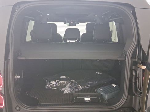 New 2025 Land Rover Defender 110 S image 24