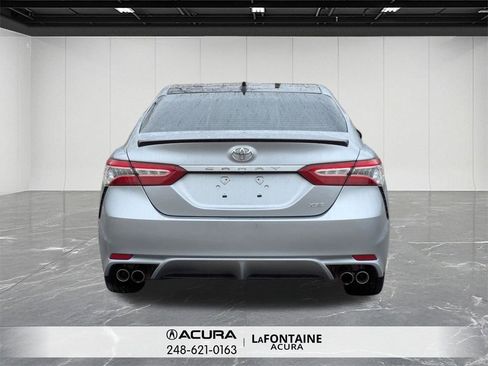 Used 2020 Toyota Camry XSE image 4