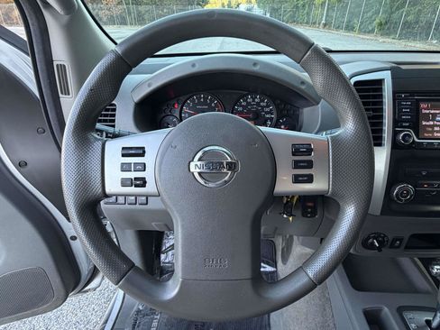 Used 2016 Nissan Frontier SV AWD/4WD image 11