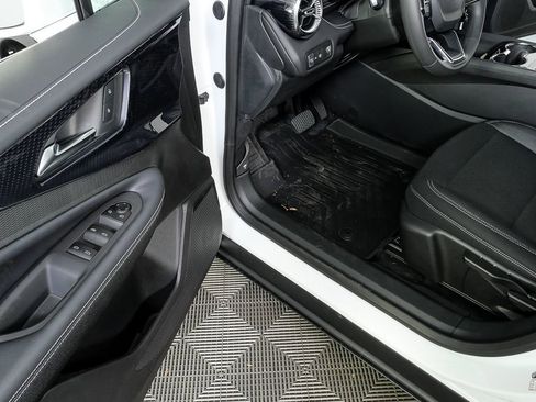 New 2026 Chevrolet Blazer EV LT image 8